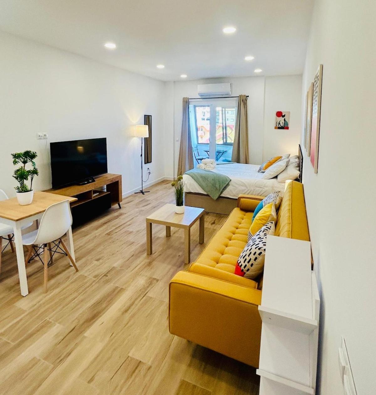 Apartment Chic Premiere *