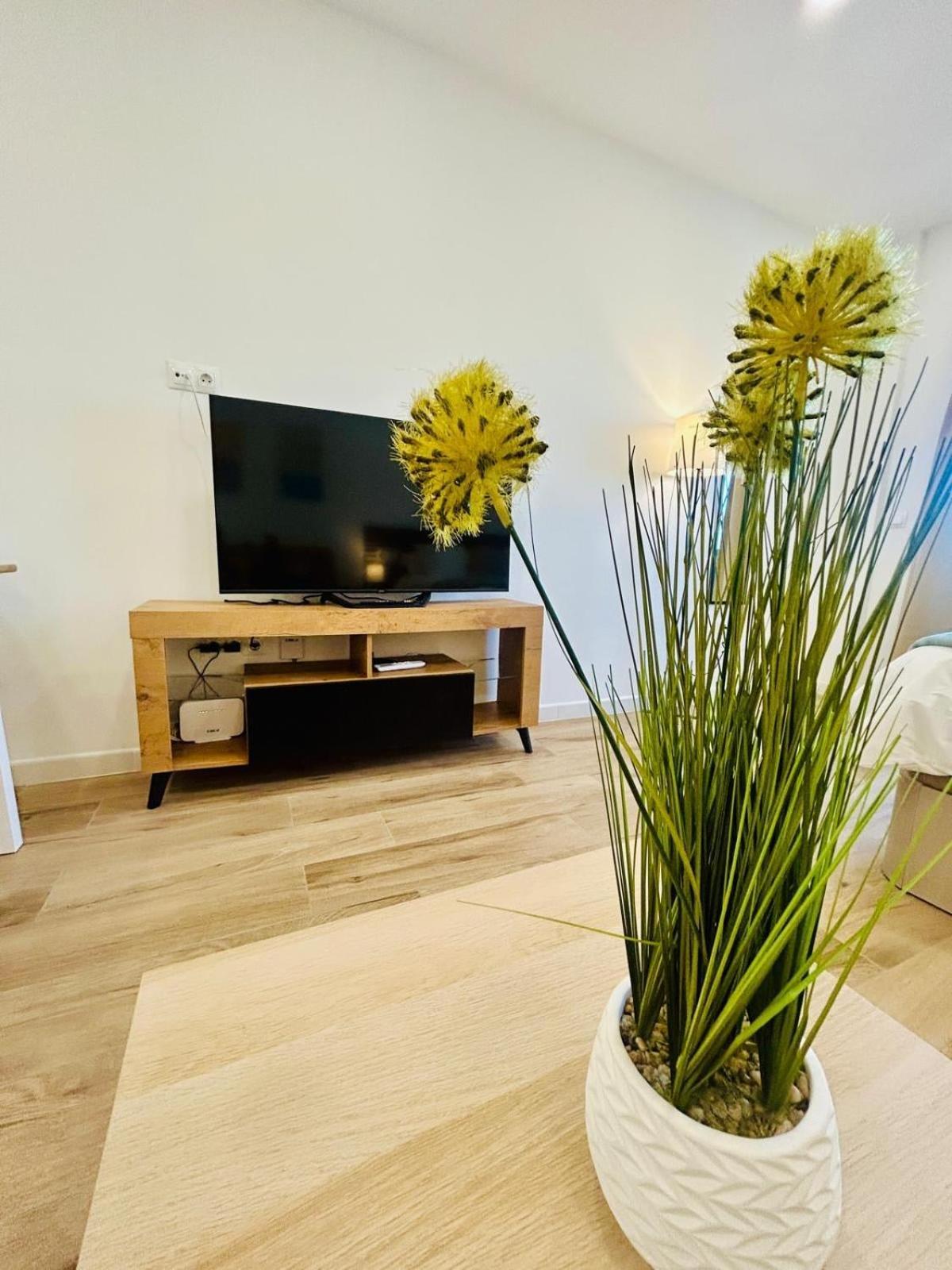 Apartment Chic Premiere
